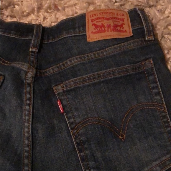 Levi’s Wedgie Denim Shorts - Picture 6 of 10